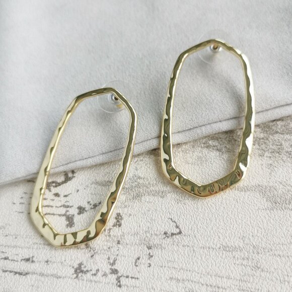 Kendra Scott Gold Hoop Earrings - Zorte - Picture 4 of 4